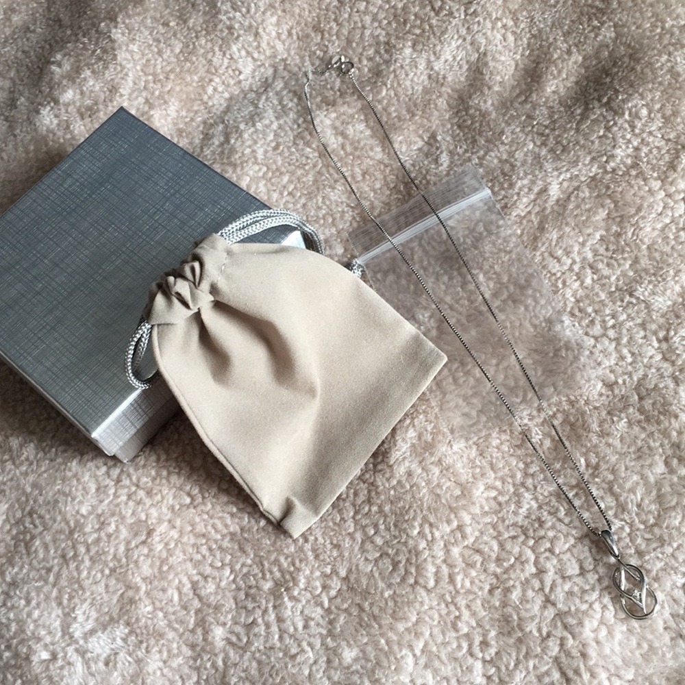 Silver Necklace with small Diamond - Picture 2 of 5